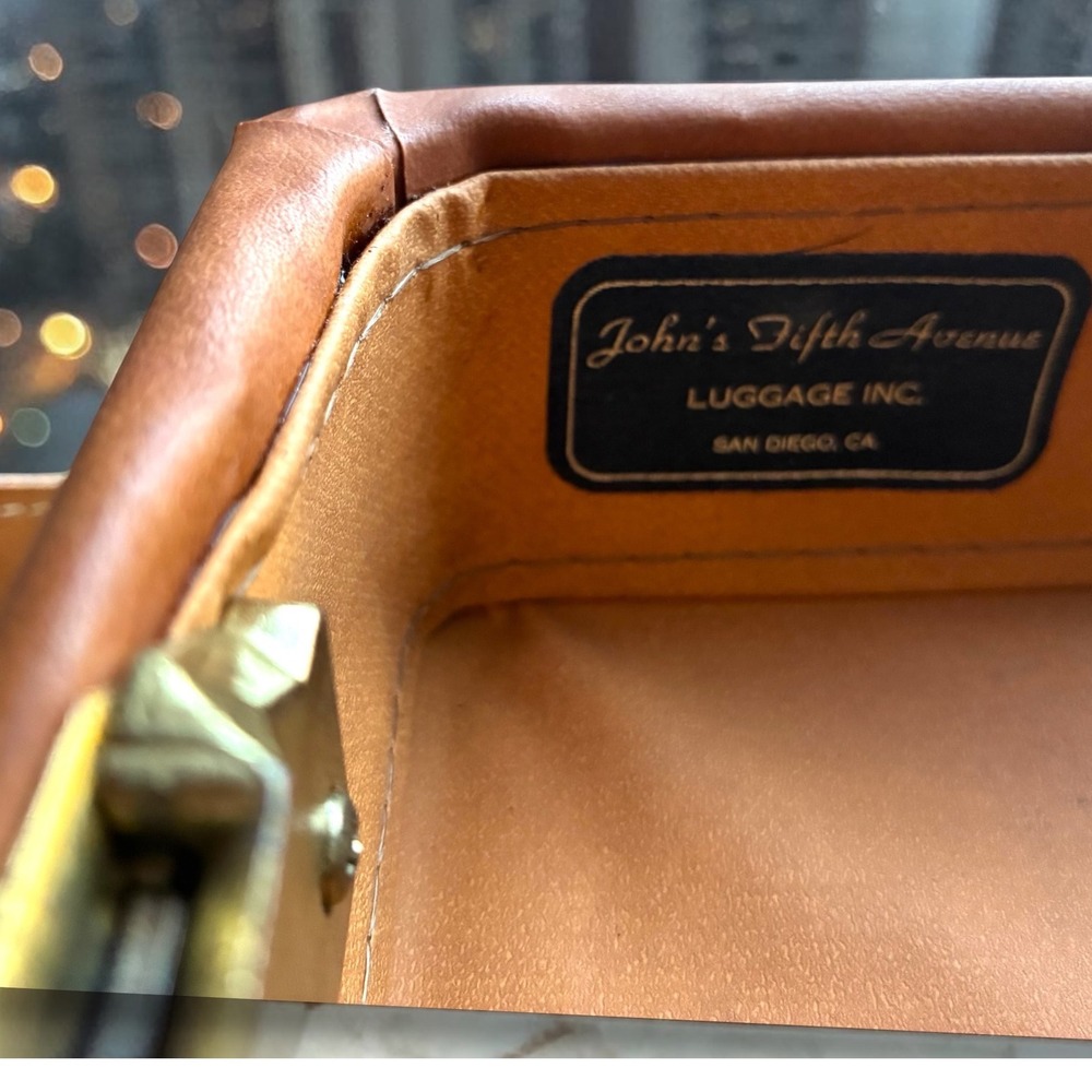 Vintage Hartmann Belting Leather Attache Briefcase Tan USA 18x13x5 - Picture 7 of 13